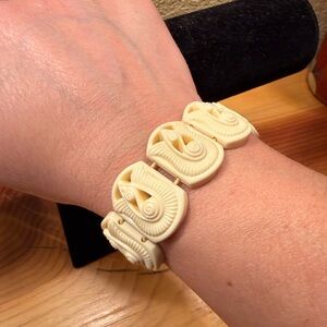 Avon BRACELET vintage Art Deco molded plastic cream 7" Elastic stretch 60s 70s